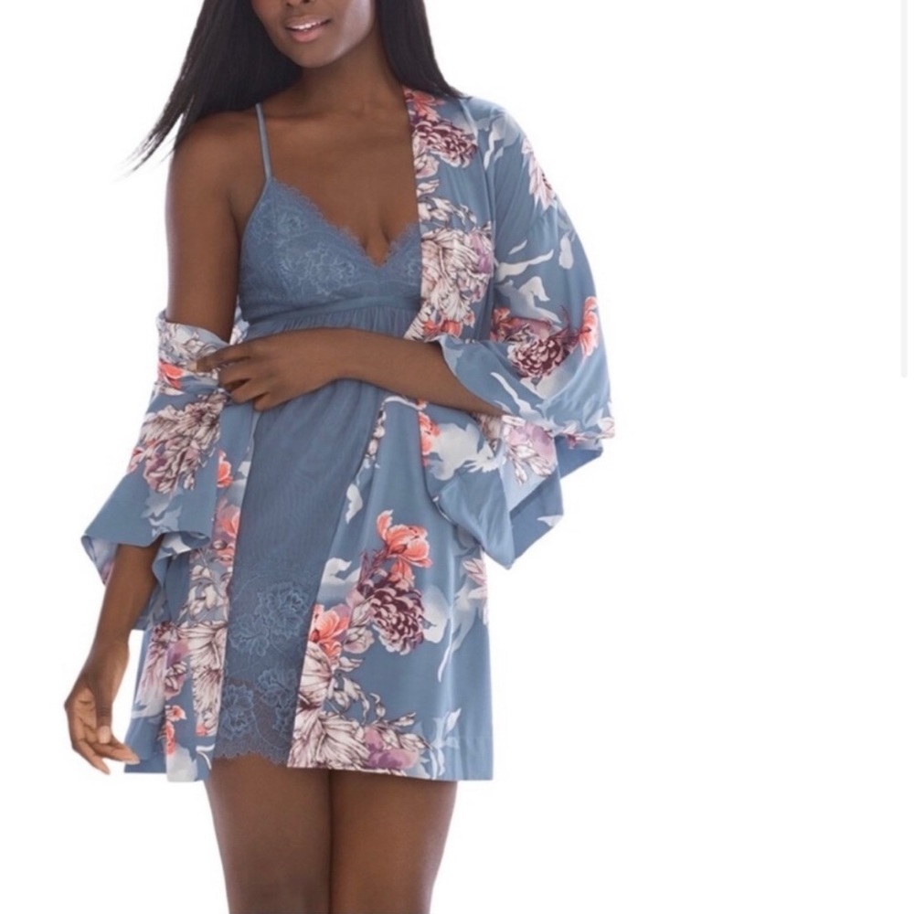 Soma Intimates Kimono Robe Blue Floral S/M